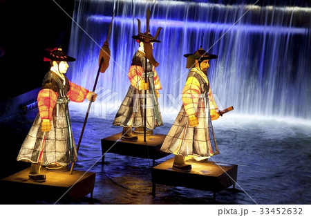 ソウル 灯祭り 造形物 33452632