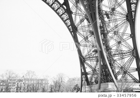 Eiffel tower 33457956