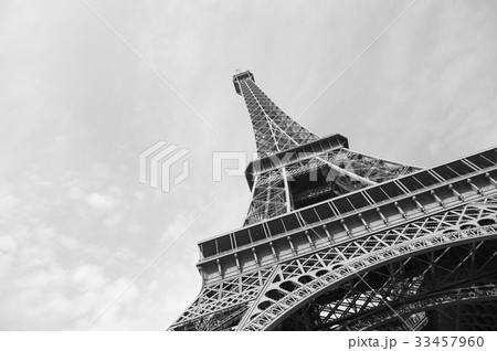 Eiffel tower 33457960