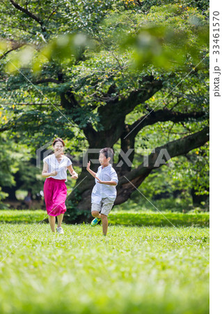 ファミリーのイメージ素材 ファミリーのイメージ素材 33461570