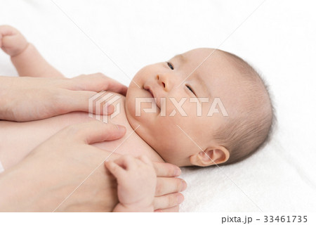 ベビーマッサージ 33461735