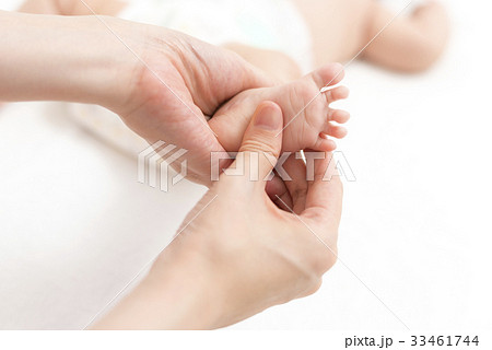 ベビーマッサージ 33461744