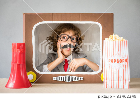 Child playing with cartoon TV 33462249