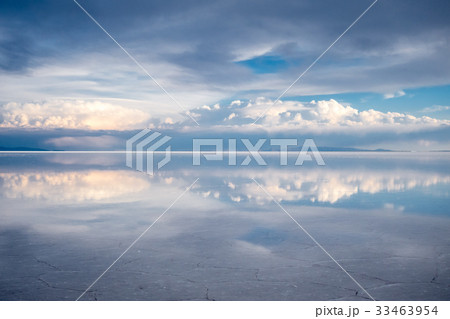 Salar de Uyuni desert, Bolivia 33463954