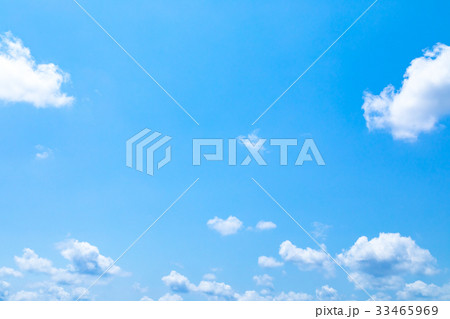 真夏の空 梅時期の晴れ間 雲 コピースペース 広いコピースペース 汎用的な空 真夏の空 梅時期の晴れ間 雲 コピースペース 広いコピースペース 汎用的な空 33465969
