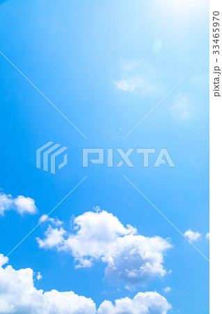 真夏の空 梅時期の晴れ間 雲 コピースペース 広いコピースペース 汎用的な空 真夏の空 梅時期の晴れ間 雲 コピースペース 広いコピースペース 汎用的な空 33465970