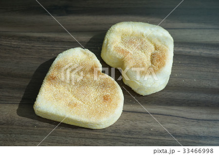 ハート型のイングリッシュ・マフィン(English Muffin) ハート型のイングリッシュ・マフィン(English Muffin) 33466998