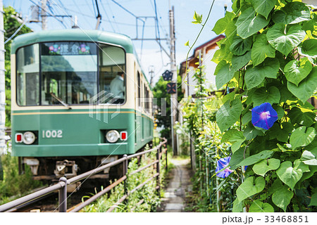 江ノ電　稲村ヶ崎駅付近 33468851