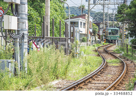 江ノ電　稲村ヶ崎駅付近 33468852