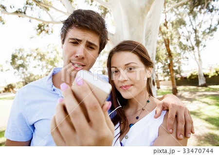 Young couple in the park 33470744