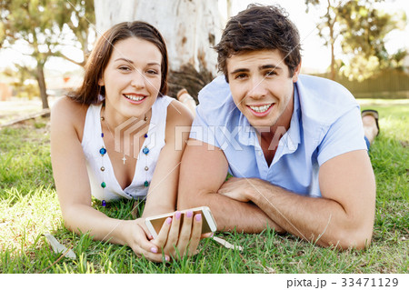 Young couple in the park 33471129