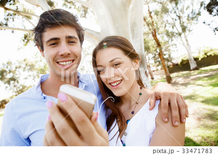 Young couple in the park 33471783