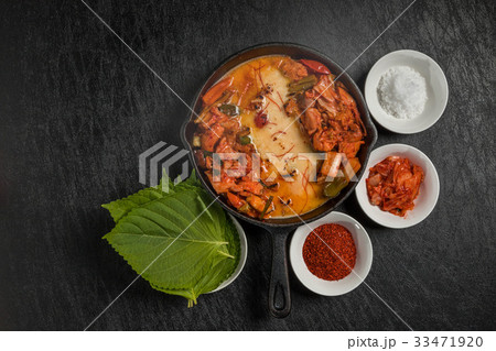 韓国料理タッカルビ　Dak galbi(Korean chicken grilled dish) 33471920