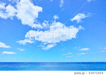 ハワイ ワイキキビーチからの海と雲 ハワイ ワイキキビーチからの海と雲 33471954
