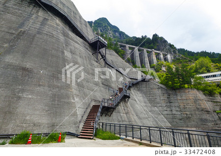 【富山県・観光名所】黒部ダム 野外階段 【富山県・観光名所】黒部ダム 野外階段 33472408