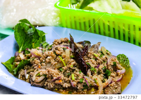 タイ、イサーン、ウドンタニの街風景　（タレーブアデーンの宿泊地） 33472797