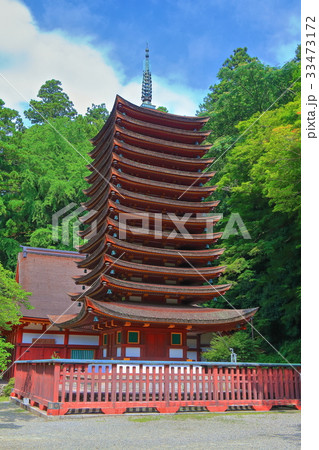 深緑の談山神社の十三重塔 33473172
