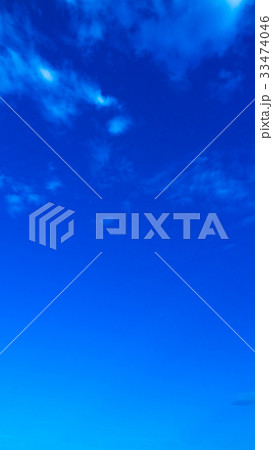 8月の空と雲 （縦） 33474046