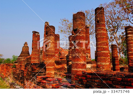 世界遺産、スコータイ王朝、スコータイ仏、内戦で破壊された寺院＠遺跡公園、スコータイ、タイ王国 33475746