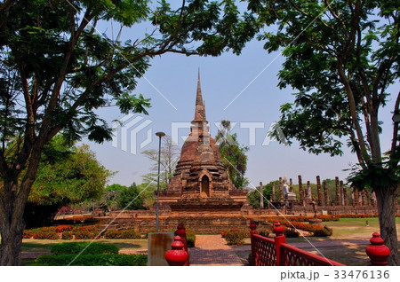 世界遺産、スコータイ王朝、スコータイ仏、内戦で破壊された寺院＠遺跡公園、スコータイ、タイ王国 33476136