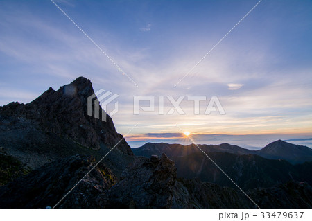 槍ヶ岳　夜明け　夏 33479637