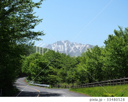 大山環状道路から見る春の大山東壁　大山環状道路　大山東壁　大山 33480528