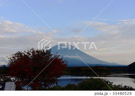 精進湖の富士山 精進湖の富士山 33480529