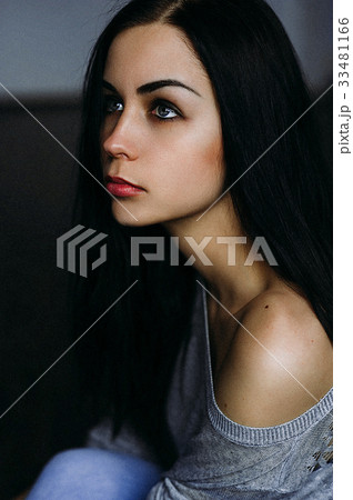 Beautiful young woman model in  bright hipster 33481166