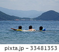 親子で海水浴 33481353