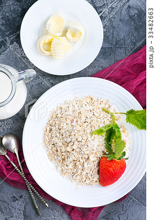 oat flakes 33482663