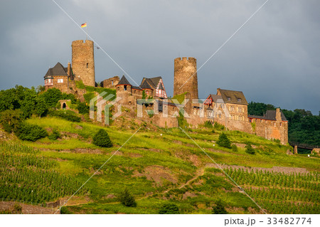 Thurant Castle and vineyards  33482774