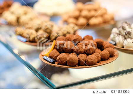 Chocolate truffle candies 33482806