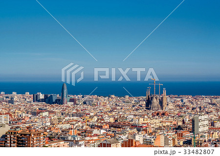 Barcelona cityscape overlook 33482807