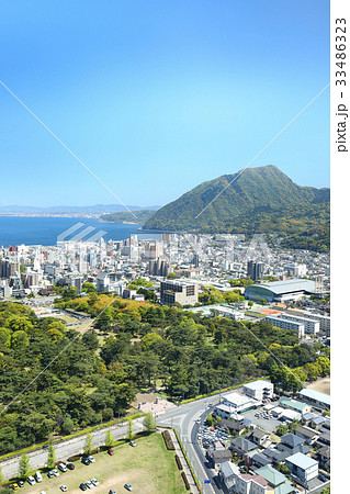 ビーコンプラザ展望台からの別府街並みと高崎山 33486323