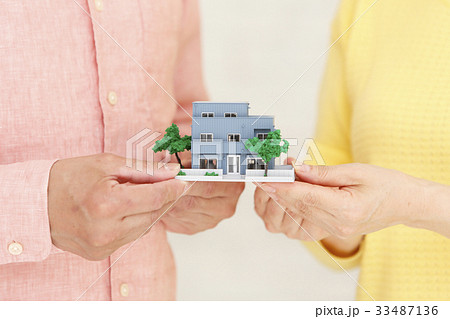 不動産 ミドル夫婦 不動産 ミドル夫婦 33487136