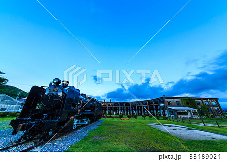 豊後森機関庫の日没後とＳＬ 33489024