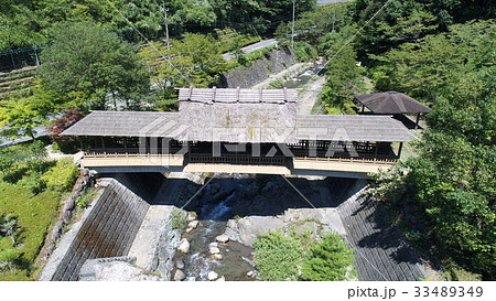 大洲市河辺の屋根付き橋・空撮、威風堂々と 33489349