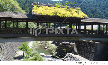 大洲市河辺の屋根付き橋・空撮、威風堂々と 33489355