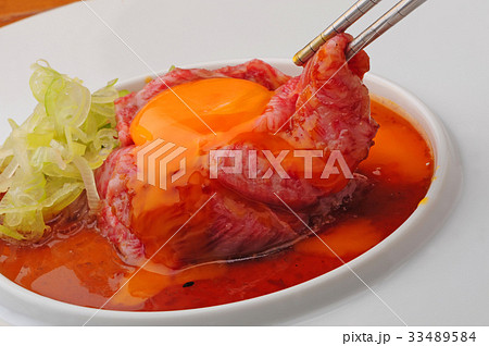 牛肉の刺とろとろ卵のユッケ 33489584