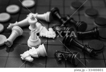 Chess business concept, leader & success Chess business concept, leader & success 33489801