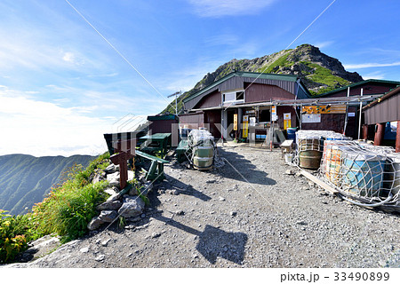 南アルプス 北岳肩の小屋 標高3000ｍの写真素材