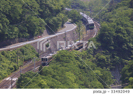 都内へ運ばれる山手線E235系電車 33492049