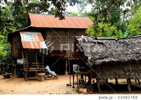 カンボジアの民家 カンボジアの民家 33492769