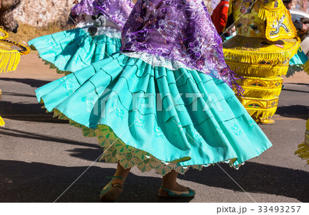 Peruvian dance 33493257