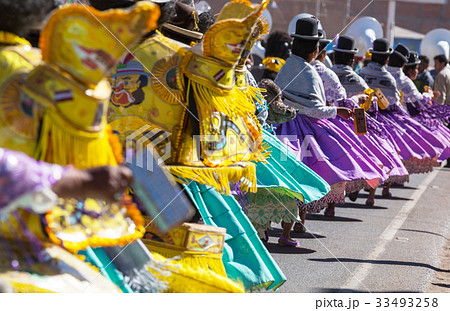 Peruvian dance 33493258