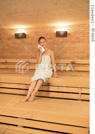 サウナ　フィットネス　健康　ヘルスケア　ダイエット　ライフスタイル 33494453