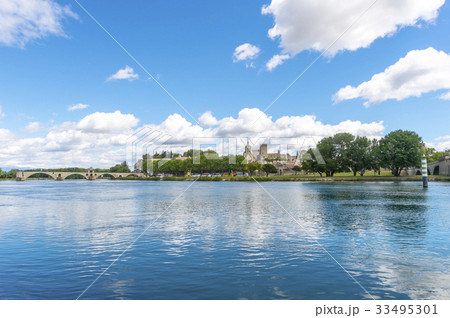 サン・ベネゼ橋とアヴィニョン 33495301