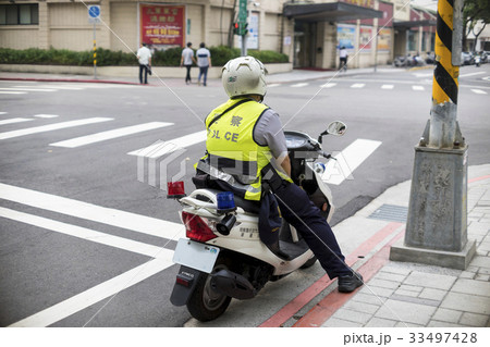 警察 取り締まる 警察官 33497428