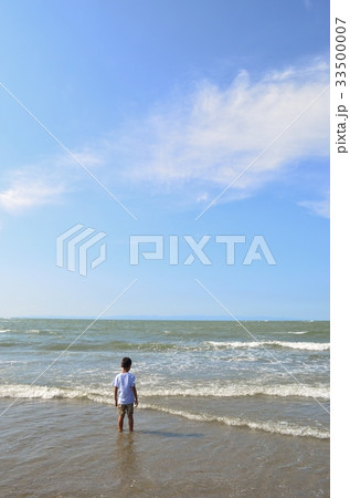 海辺に立つこども 海辺に立つこども 33500007