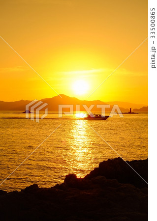 瀬戸内海の夕暮れ 33500865